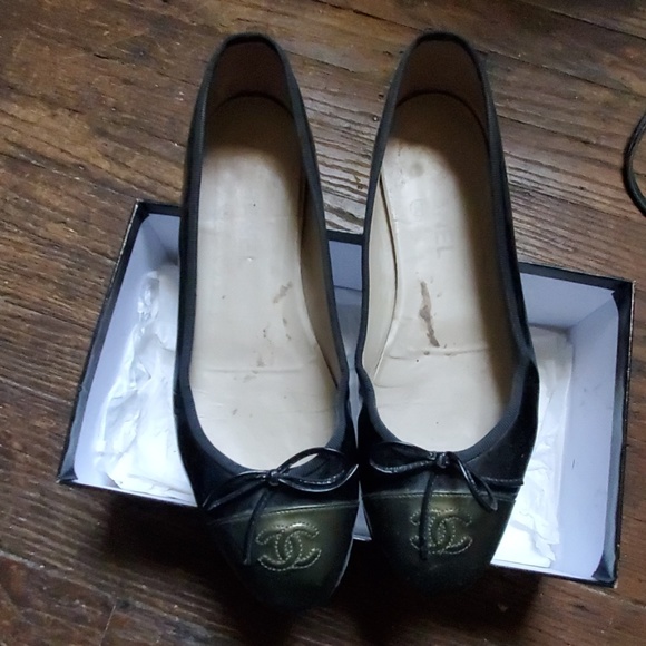 Chanel shoes - Picture 1 of 3
